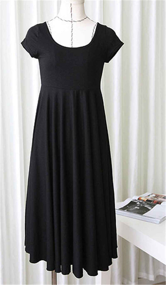 Isolde's Maternity Photoshoot Dress — Image 2 | TG Clothing Co. LLC